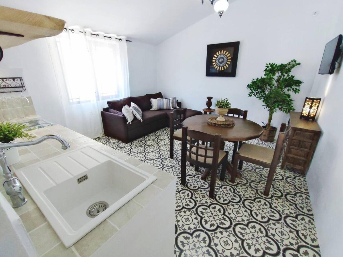 Cortijo Pennymaria Poolside Apartment Near Montefrio With Stunning Views المظهر الخارجي الصورة